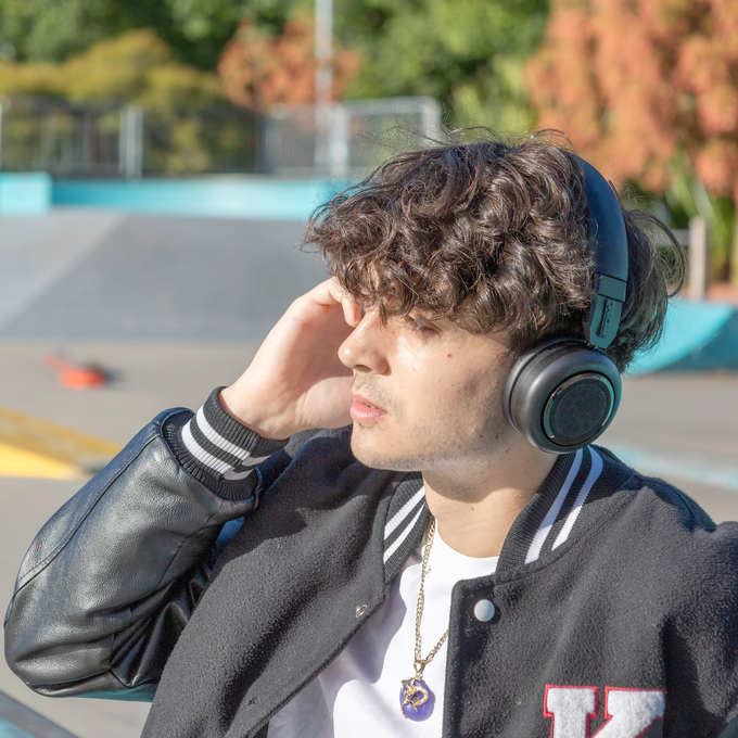 [Cash on delivery] TWIST. Headphones(Super Early) | 2-in-1 Wireless Headphones Transform into Bluetooth Speaker